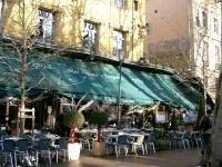 Bar restaurant Les Deux Garçons : L'Élégance du Cours Mirabeau à Aix-en-Provence