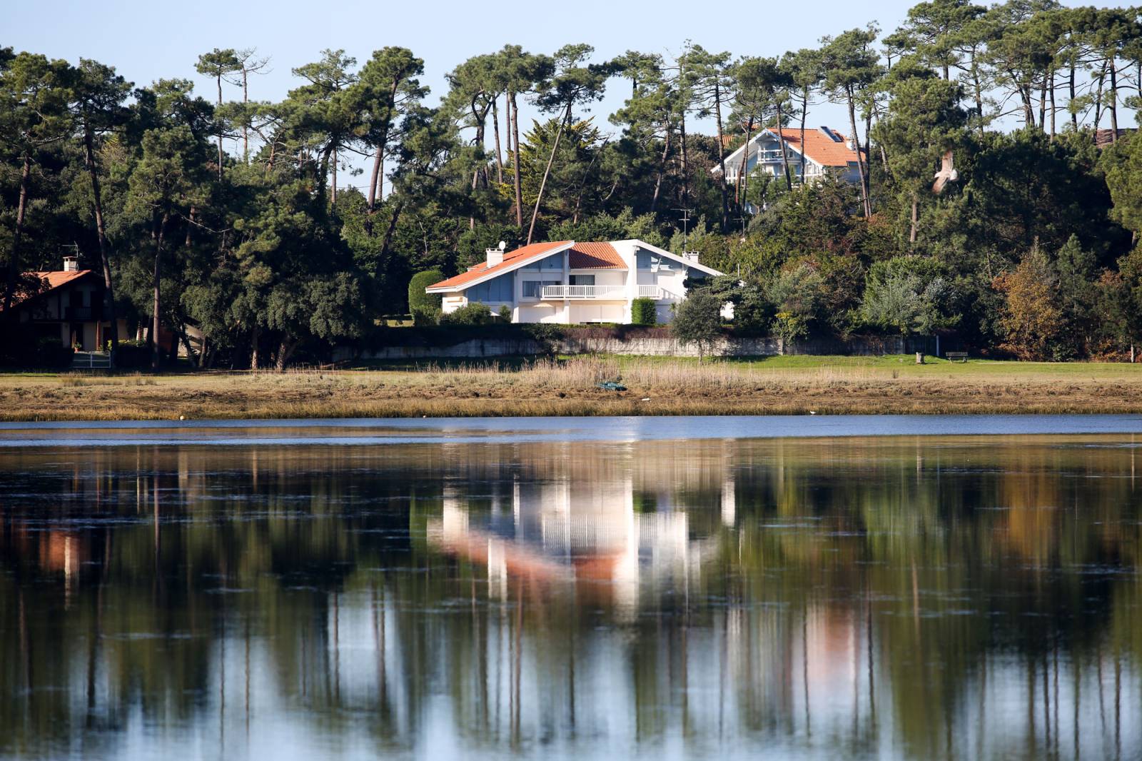 Propriétés de Luxe à Hossegor : Votre Destination pour les Maisons et Villas de Prestige avec Coldwell Banker