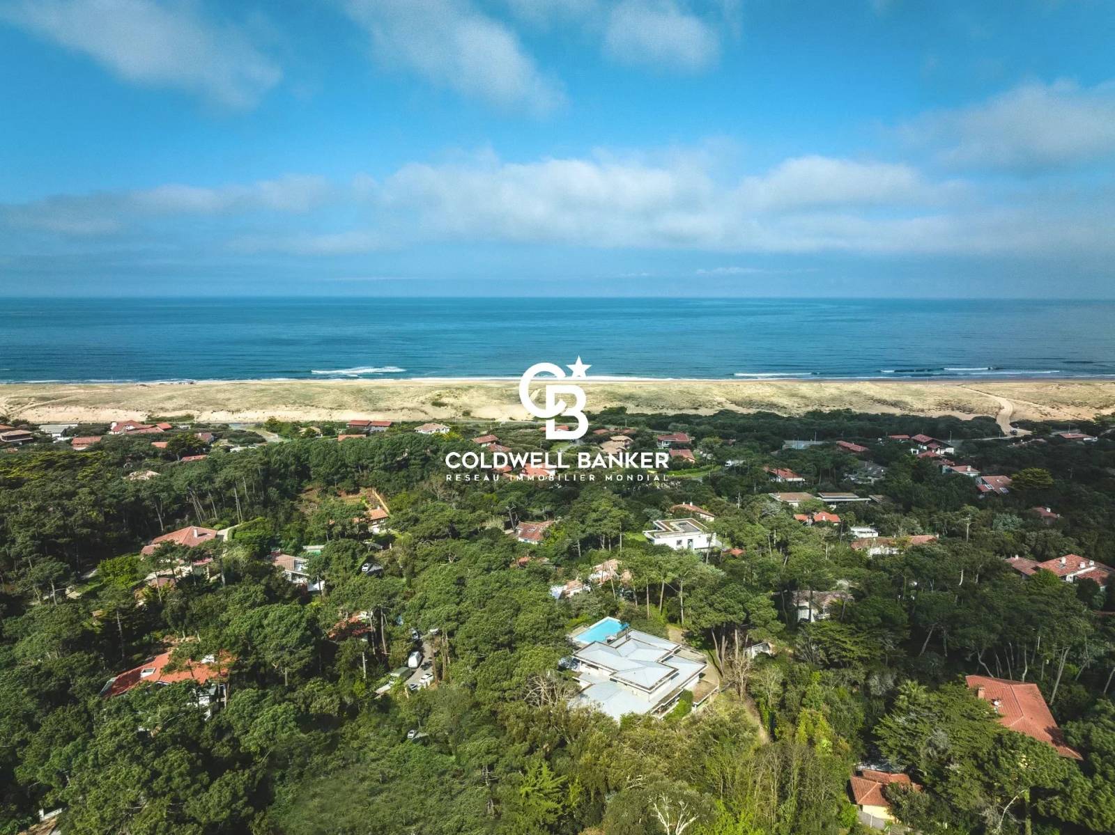 Propriétés de Luxe à Hossegor : Votre Destination pour les Maisons et Villas de Prestige avec Coldwell Banker