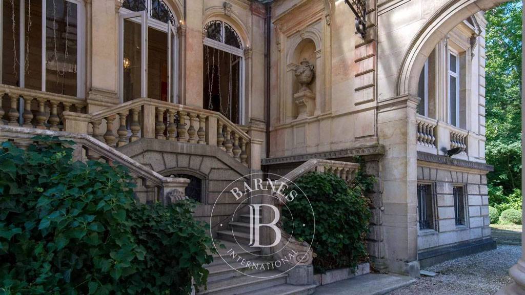 La franchise de renom Barnes International en France et ses services immobiliers de luxe et hauts de gamme